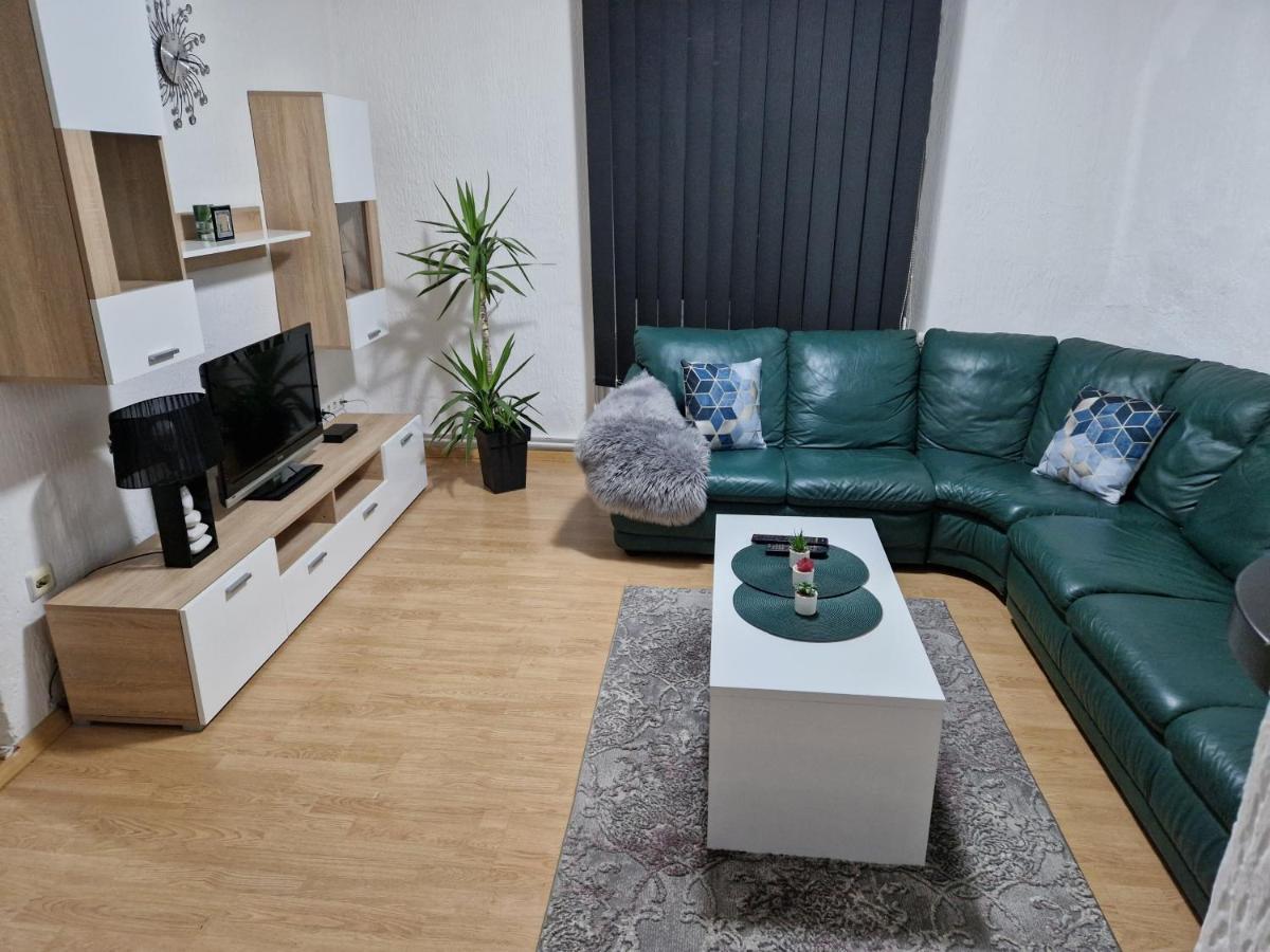 Kuca Na Dan Apartment Sid Luaran gambar